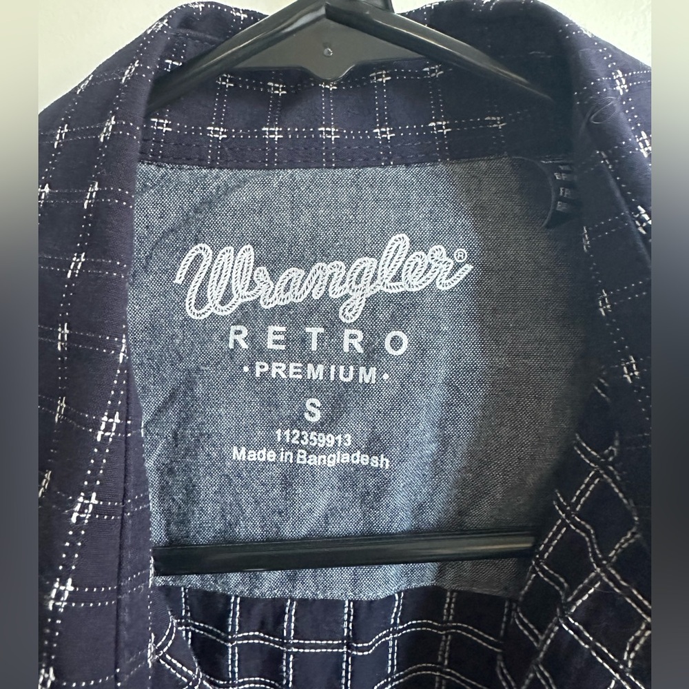NWOT Men’s Wrangler Retro Premium Long Sleeve Pearl Snap Shirt - Picture 3 of 5